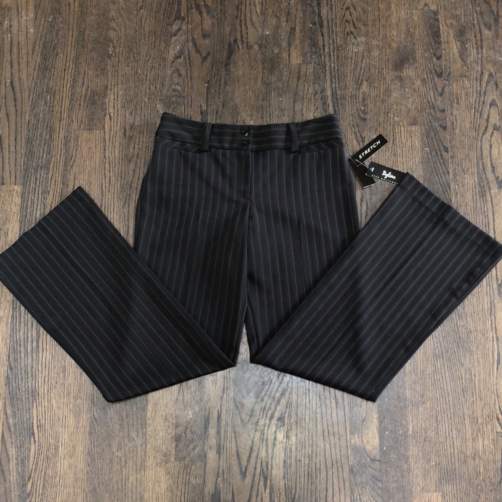 Juniors/Women’s size 9. Wide leg striped pants - Picture 3 of 6